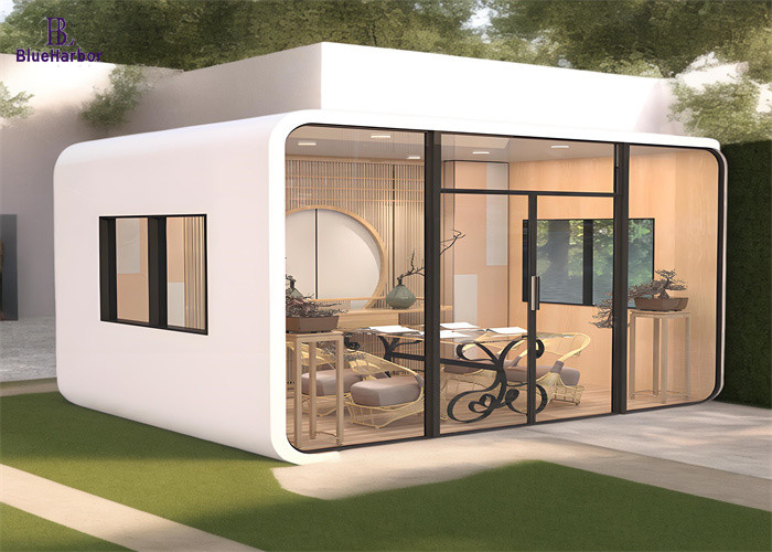 góc tròn riêng tư Studio Prefab trong phong cách nghệ thuật cấu trúc thép nhẹ